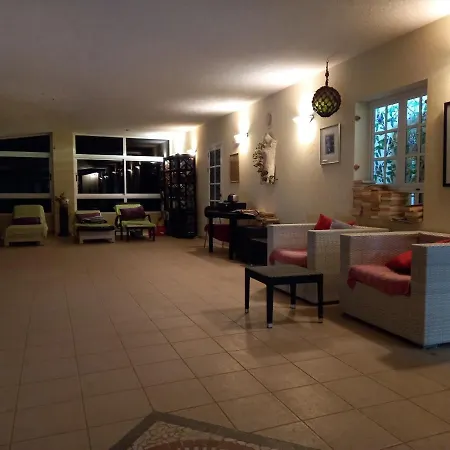 Апартаменты Beautiful 2-bed In Parque Holandes Ла-Олива