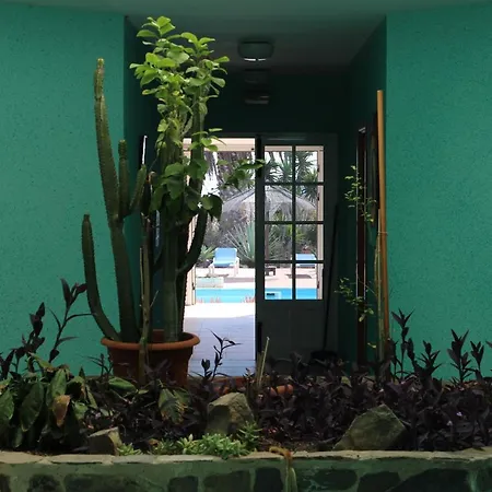 Beautiful 2-bed In Parque Holandes Апартаменты